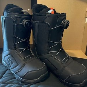 Burton men’s snowboarding boots